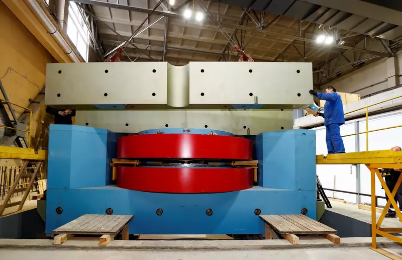 Иллюстрация 2 для новости «наука: В ОИЯИ набирает темпы процесс создания нового ускорителя ДЦ 140»