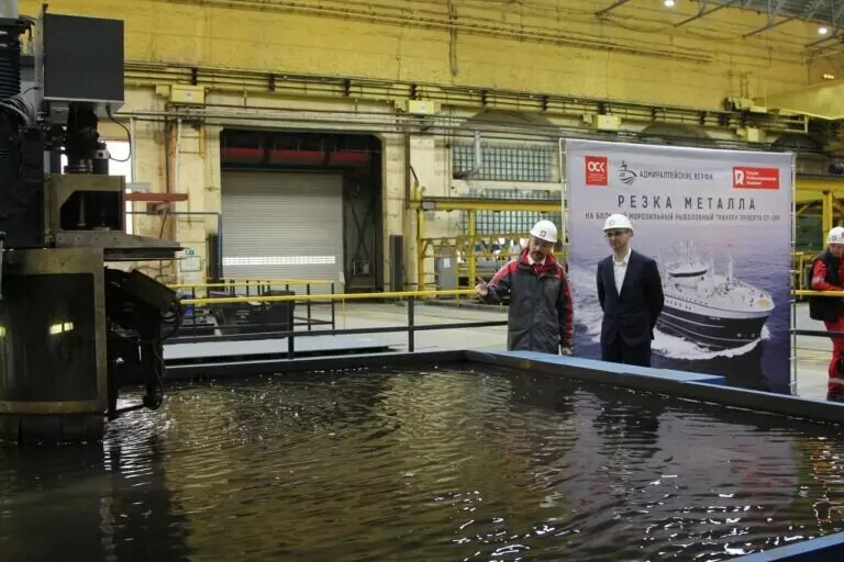 На Адмиралтейских верфях началась резка для восьмого траулера проекта СТ 192