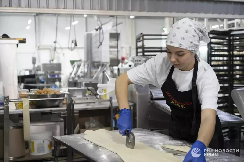 Изображение 2 для статьи «пищевая промышленность: На предприятии в Евпатории запустили новую линию по производству кондитерских изделий»