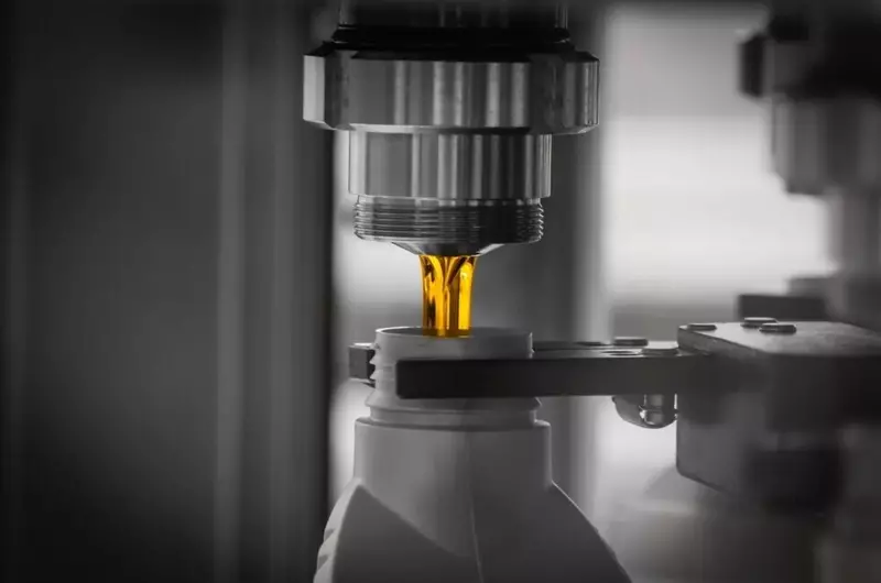 Газпром нефть начала производство современных синтетических присадок для автомасел