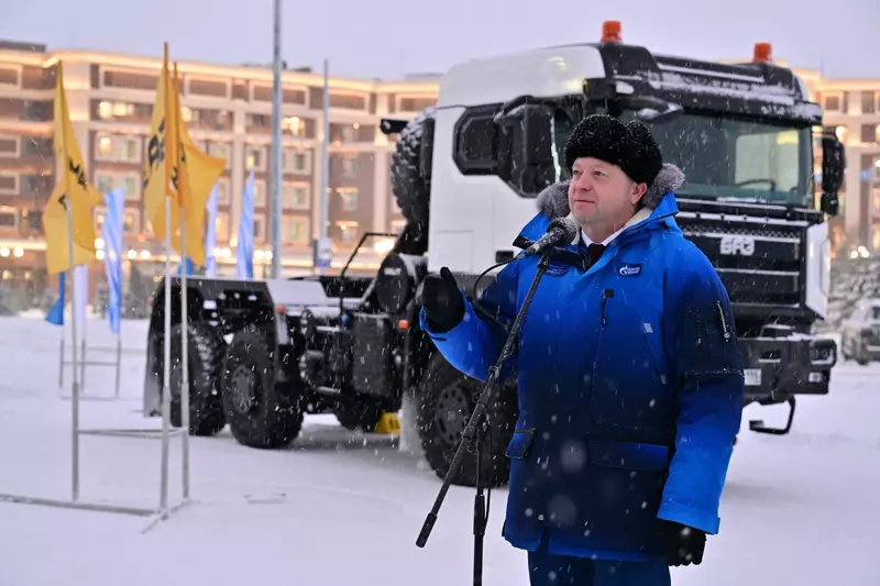 Отечественный седельный тягач передан в опытную эксплуатацию Газпром добыча Ямбург