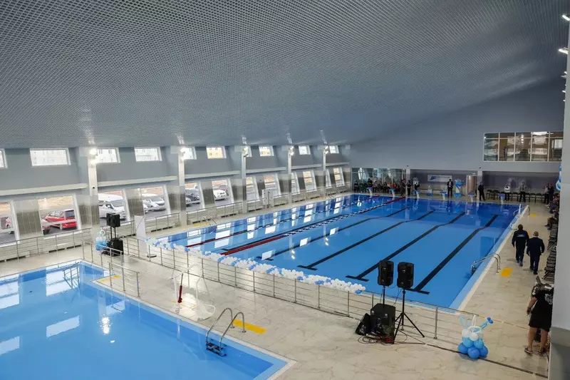 Фото #2 для статьи «спортивные объекты: В городе Шарыпово Красноярского края открылся новый современный бассейн»