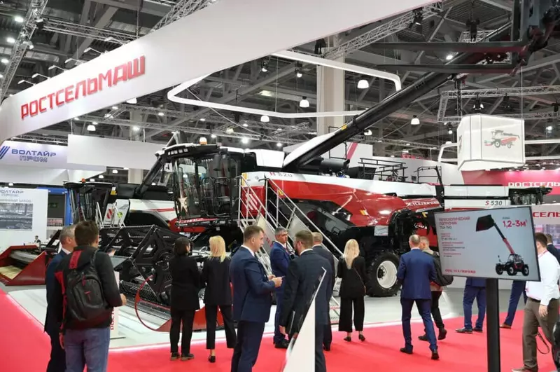 Ростсельмаш представил новый комбайн на выставке Агросалон 2024