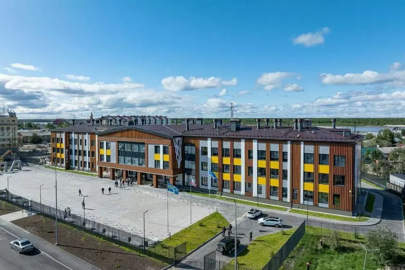 Новая школа открылась в Тарко Сале