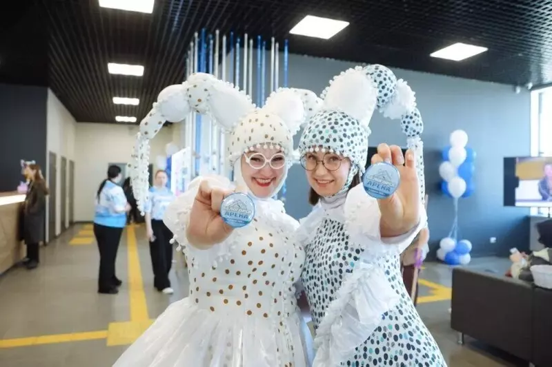 Картинка 4 для поста «ледовая арена: В Белогорске Амурской области открыли первую круглогодичную ледовую арену»