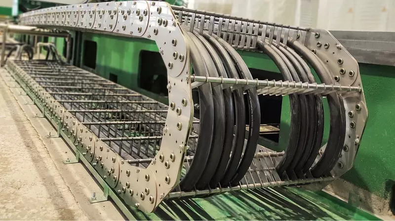 Картинка #1 для публикации «Производство: В Москве наладили импортозамещение гибких кабель каналов»