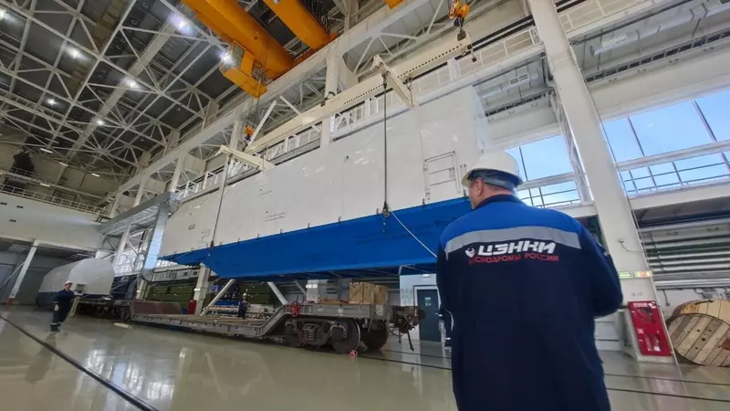 Картинка №6 для «Роскосмос: На Восточный доставлен головной обтекатель для первого пуска ракеты Ангара»