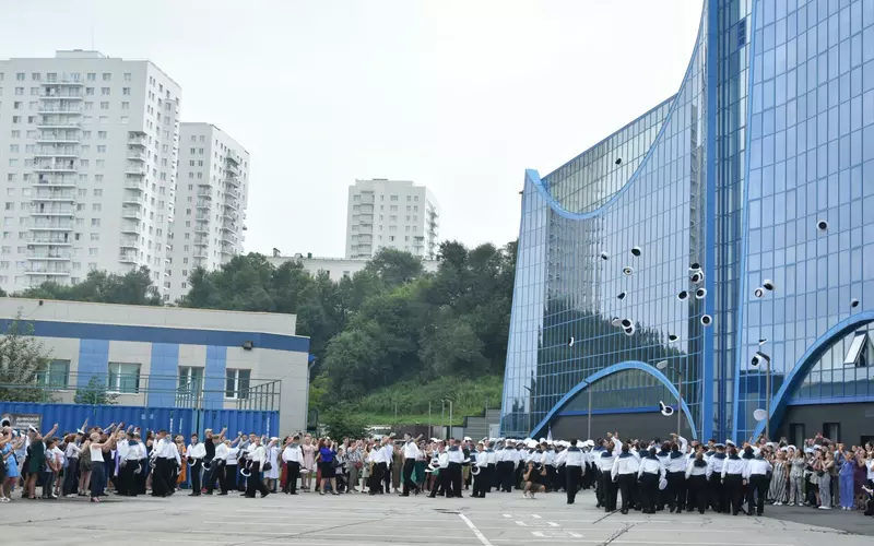 №4 для поста «выпуск специалистов: Выпуск в МГУ имени адмирала Невельского»