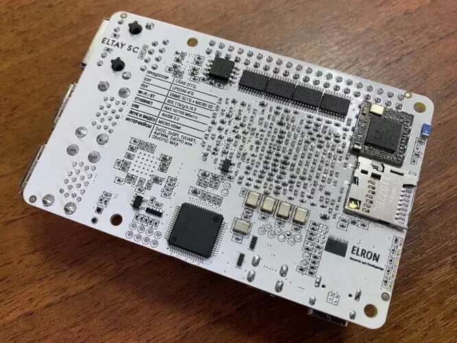 Иллюстрация №1 для поста «Электроника: Представлен новый российский одноплатный компьютер на процессоре Скиф»