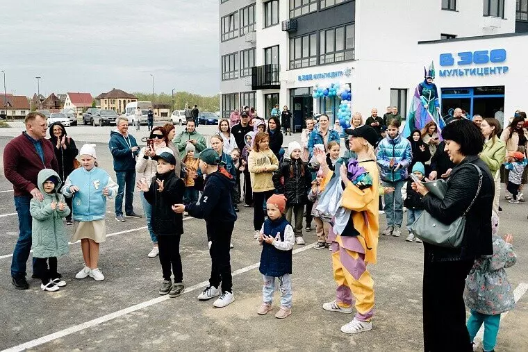 Фото #18 для «В тюменском микрорайоне Краснолесье открылся культурный центр»