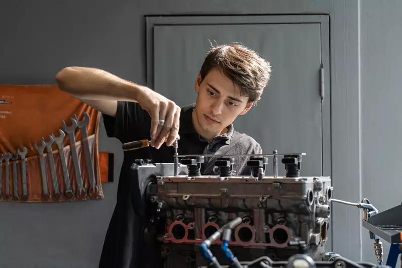 2 для новости «REC: Инженеры и студенты Московского Политеха раскрыли секреты гибридного спортпрототипа 12»