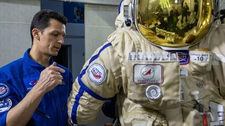 В Центре подготовки космонавтов прошли испытания макета лунного скафандра