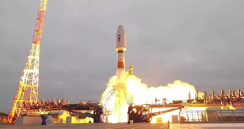 Изображение №1 для поста «Космонавтика: Второй гидрометеорологический спутник Арктика М успешно выведен на рабочую орбиту»