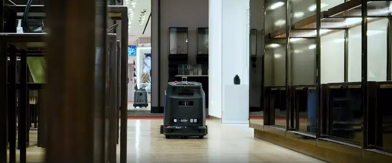 Робот уборщик успешно протестирован в ЦУМе