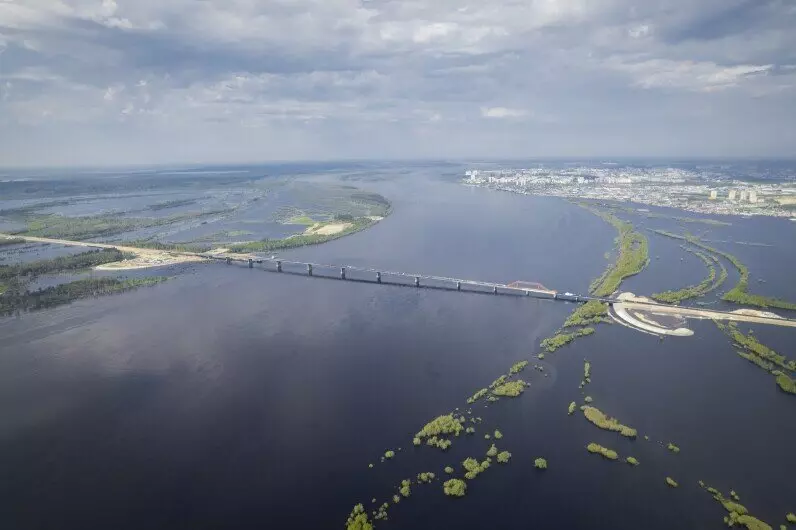 Картинка #1 для публикации «Дорожное строительство: Новый мост в Сургуте соединил берега Оби»