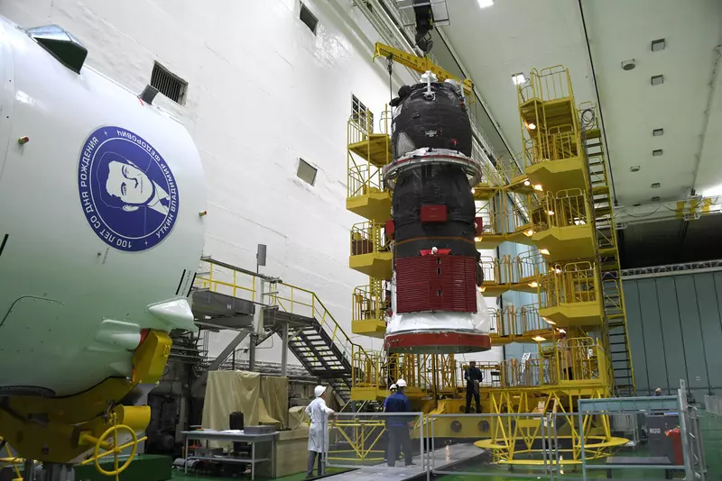 Изображение №23 для «На Байконуре заправили грузовой корабль Прогресс МС 24»