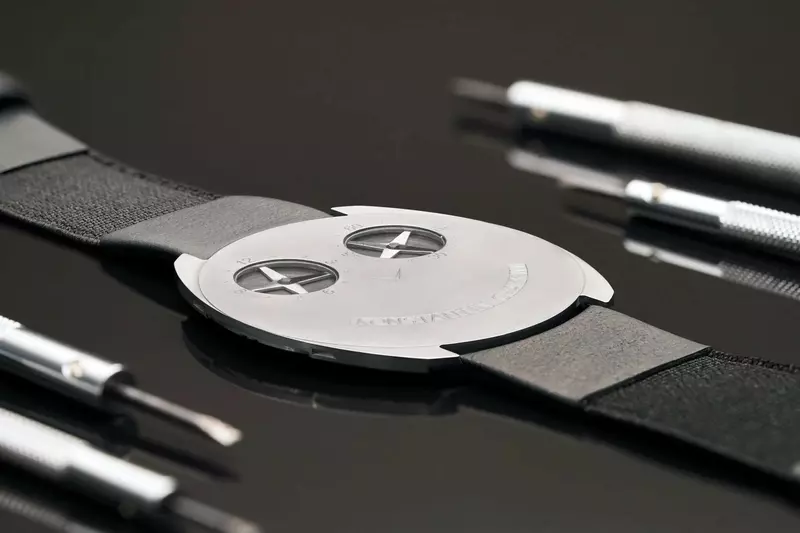 Константин Чайкин представил самые тонкие механические часы в мире