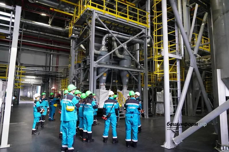 #6 для «переработка отходов: Сибур запустил производство ПЭТ гранул с вовлечением вторичного сырья»