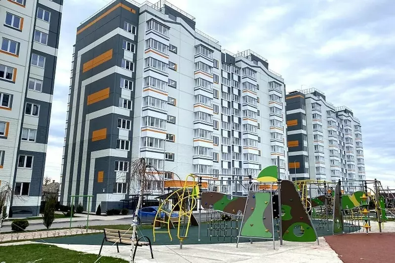 Фото 2 для «жилищное строительство: Единый заказчик сдал девять домов жилого комплекса на ул»