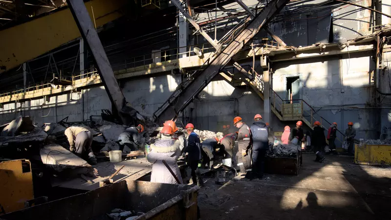 Фото №12 для новости «Снести нельзя восстанавливать что будет с заводами в Мариуполе»