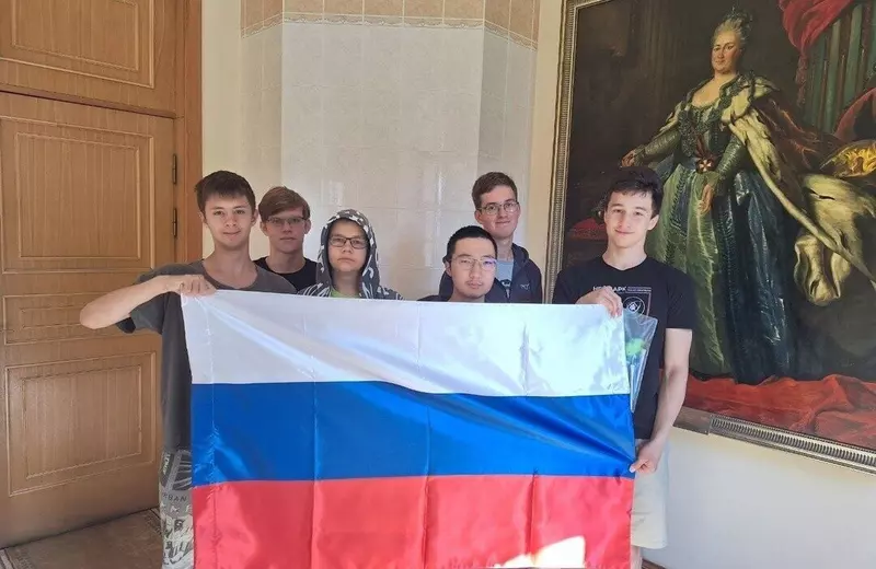 Фото №1 для «Образование: Российские школьники получили шесть наград на Международной математической олимпиаде»