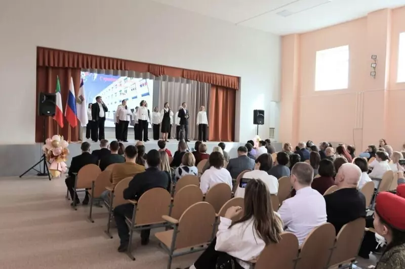 Иллюстрация №4 для новости «школа: В Абакане Хакасии после капремонта открылась первая школа»