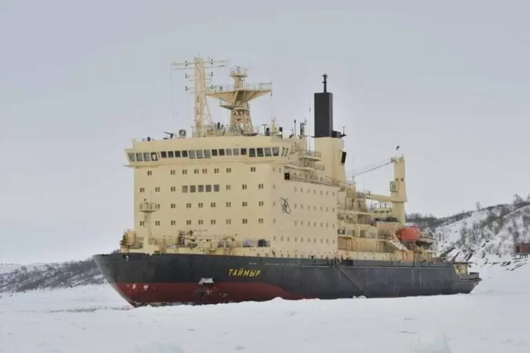 Изображение #2 для новости «судоходство: Ледоколы Росатомфлота впервые провели сквозь Арктику судно с рекордной грузоподъемностью»
