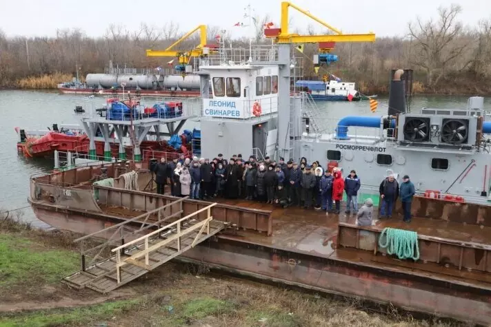 Состоялся спуск на воду земснаряда Леонид Свинарев
