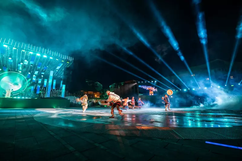 13 для поста «Уникальный светомузыкальный фонтан появился в Новом Уренгое»