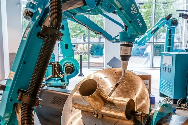 Картинка 2 для «Атомные роботы: Фотон сварщик Протон фрезеровщик что умеют атомные роботы»