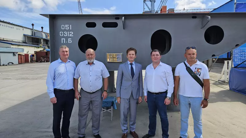 В Находке заложили киль краболовного судна проекта 03141