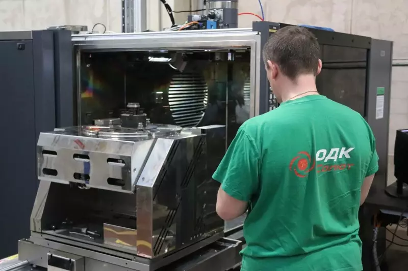 На ПК Салют ОДК начала работу современная отечественная установка электронно лучевой сварки