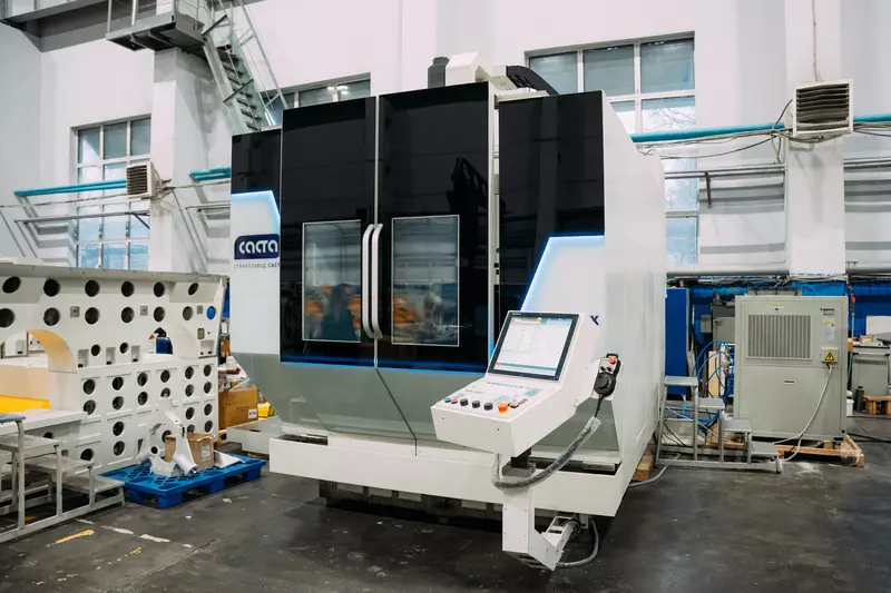 Новый 5 ти осевой обрабатывающий центр Саста произведено в РФ