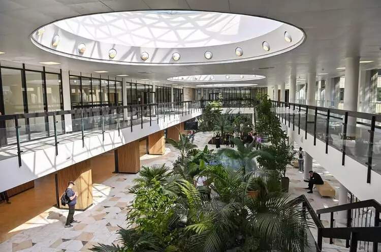 №2 для «Спорт: На Воробьёвых горах в Москве вновь открылся Дворец пионеров»