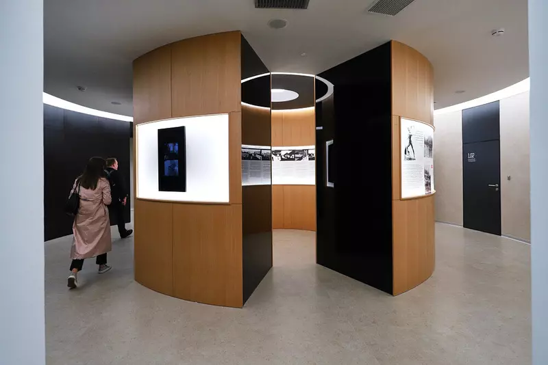 Изображение #10 для новости «На территории Левашовского хлебозавода в Петербурге открылось новое культурное пространство»