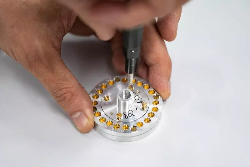 Картинка №5 для поста «информационные технологии: Российские учёные создали самый производительный 8 кубитный квантовый процессор»