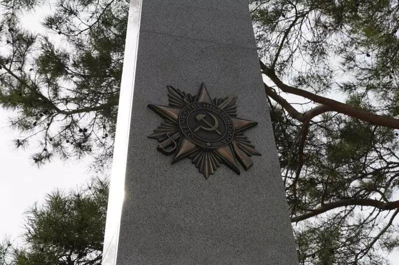 Фото #11 для новости «Новые мемориалы и памятники открылись в Сибири в честь 80 летия Победы»