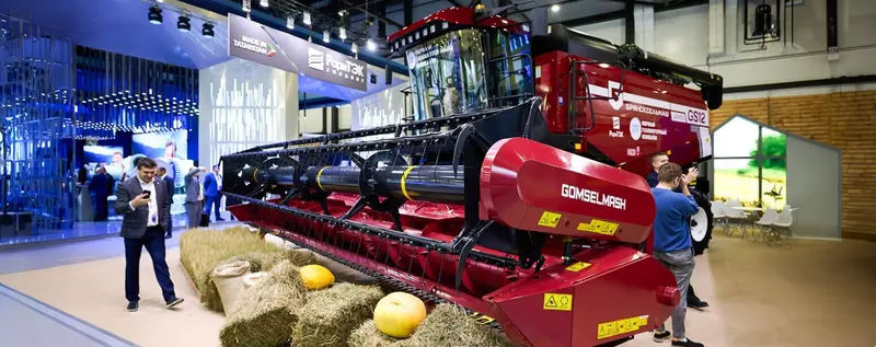 Брянский производитель сельскохозяйственной техники выпустил первый газомоторный комбайн КЗК 12А1