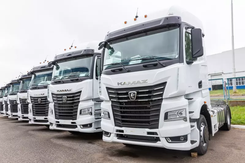 20 автомобилей КАМАЗ 54901 пополнили автопарк санкт петербургского перевозчика