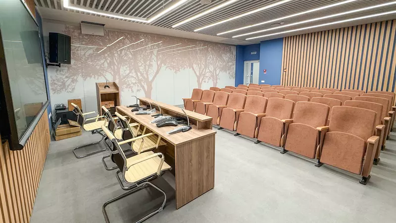 №2 для поста «Ямал: В Салехарде ямальская служба санавиации и скорая помощь отметили новоселье»