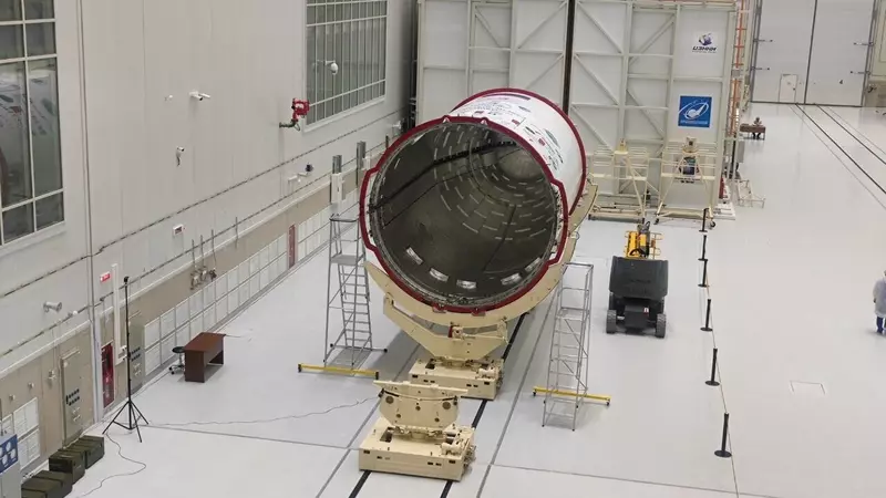 Изображение №2 для публикации «космонавтика: На Восточном собрали головную часть ракеты Союз 2»