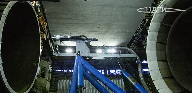 Картинка №1 для публикации «Перспективные разработки: ЦАГИ проверил воздухозаборник двигателя ТВ7 117 для самолета Ладога»