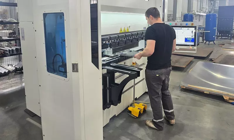 Картинка 3 для поста «Бердекс: В Брянской области заемщик ФРП наладил выпуск новой техники для безопасной перевозки животных»