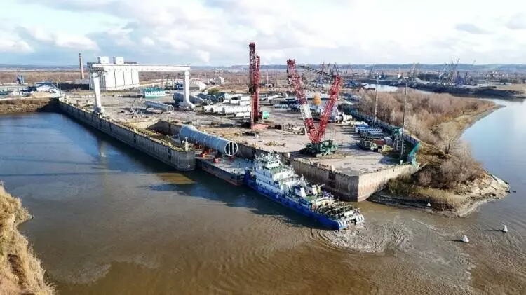 Иллюстрация №4 для статьи «Запсибнефтехим: СИБУР доставил в Тобольск всё крупнотоннажное оборудование на завод ДГП 2»