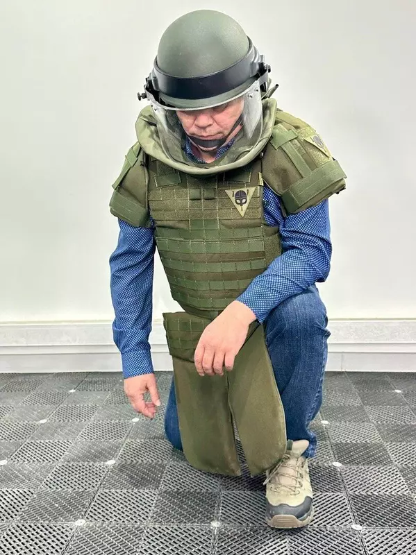 Первую партию бронежилетов Ярл передали саперам гуманитарного разминирования