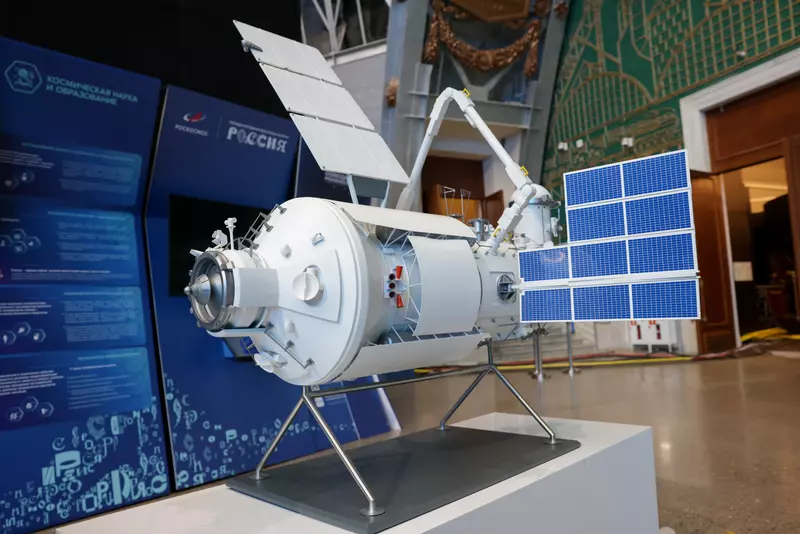 Изображение №2 для поста «космонавтика: Роскосмос на выставке форуме Россия»