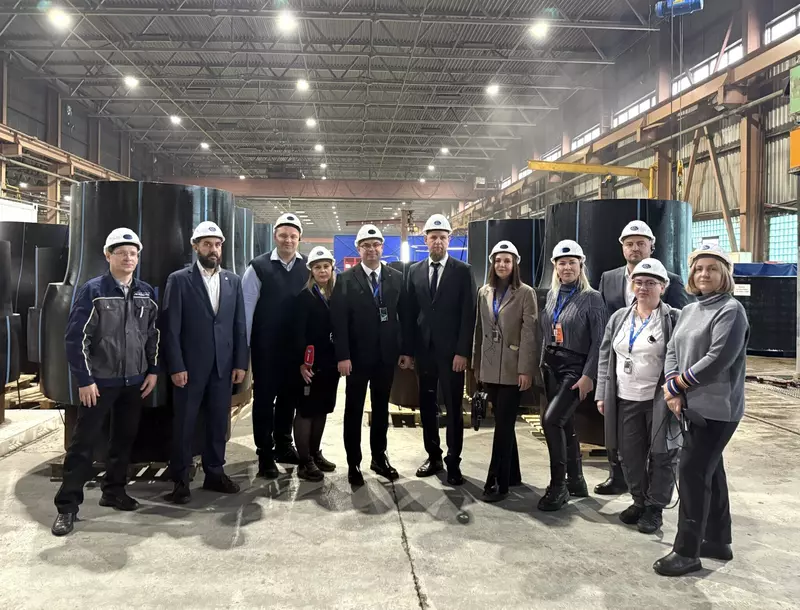 Изображение 3 для статьи «СИБГАЗАППАРАТ: Группа ПОЛИПЛАСТИК освоила выпуск деталей для соединения ПЭ труб со стальными диаметром 1400 мм»