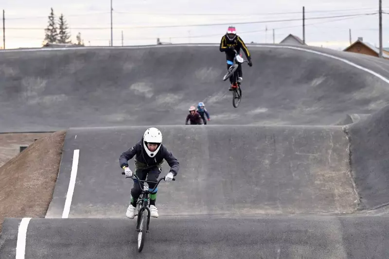 Иллюстрация 2 для статьи «Спорт: В селе Каменноозёрском открылся современный Дом культуры»