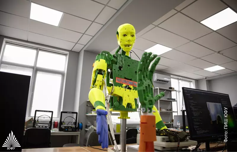 Изображение 1 для новости «Перспективные разработки: В ЮФУ разработали биоморфного робота с очувствленными конечностями»