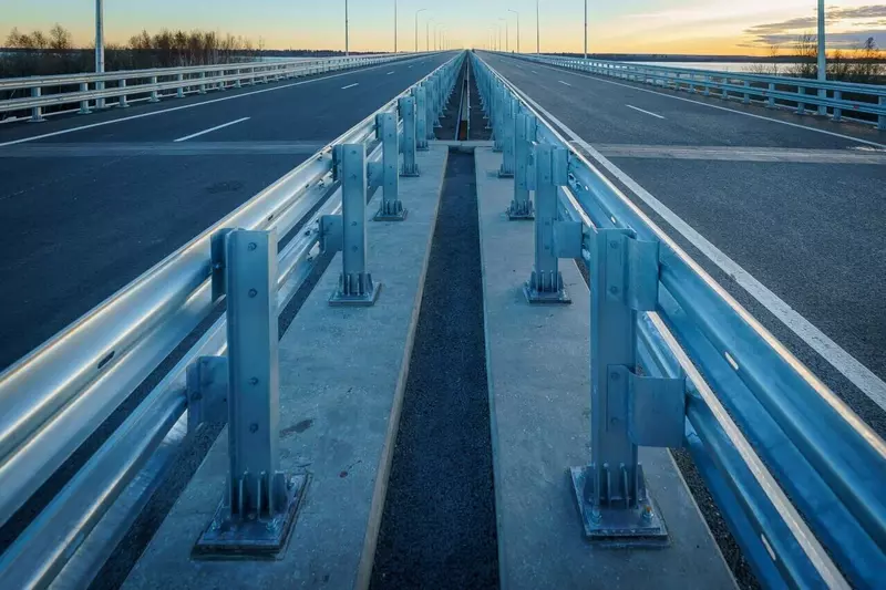 1 для публикации «Фотофакты: Фотофакт открыт мост Звезда Оби»